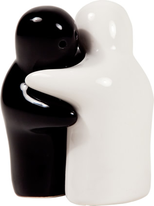 christmas-gifts-for-her-salt-pepper-stand